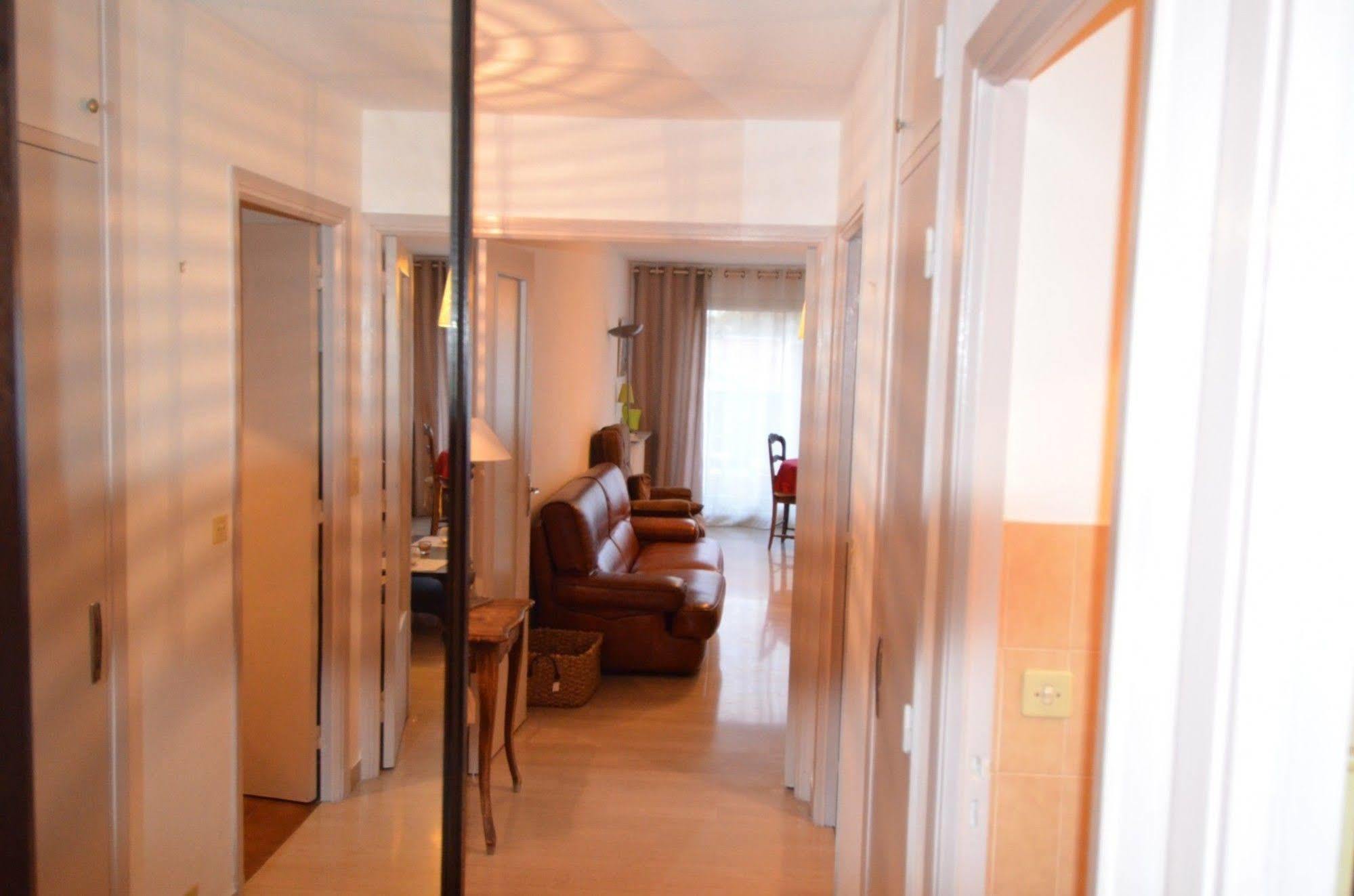 Appartement 6 Personnes Avec Terrasse Le Port Nizza Kültér fotó