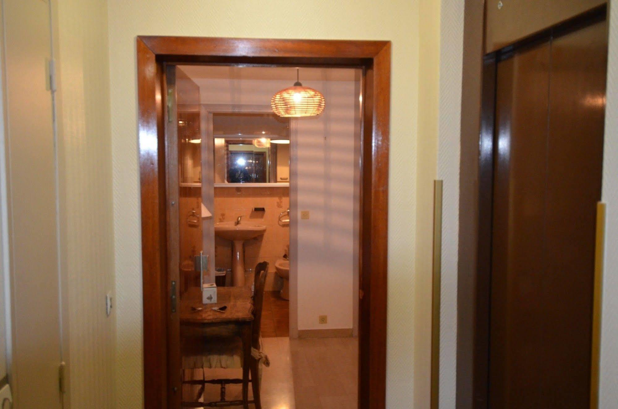 Appartement 6 Personnes Avec Terrasse Le Port Nizza Kültér fotó