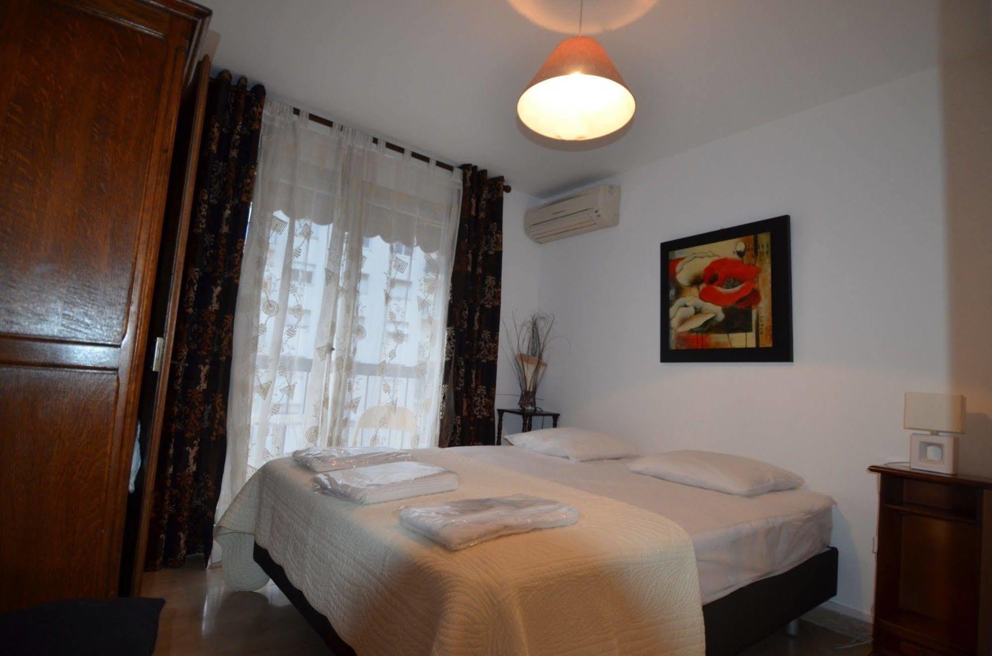 Appartement 6 Personnes Avec Terrasse Le Port Nizza Kültér fotó