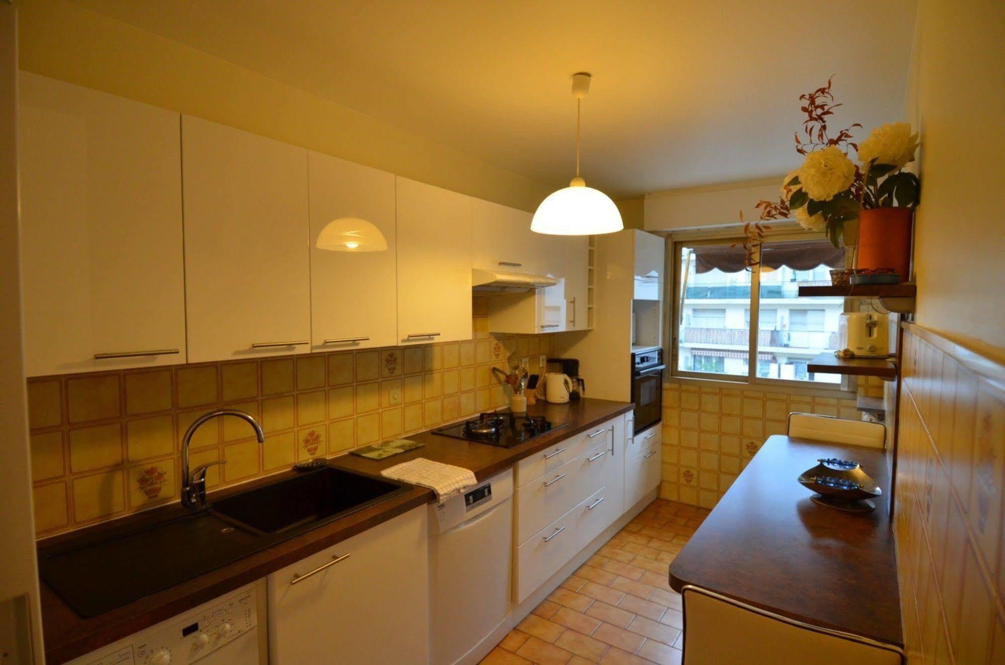 Appartement 6 Personnes Avec Terrasse Le Port Nizza Kültér fotó